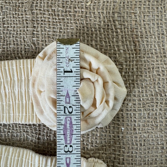 Vintage womens stretch belt with flower buckle , Made in USA 25-32 in. GoodHeart - Picture 4 of 9